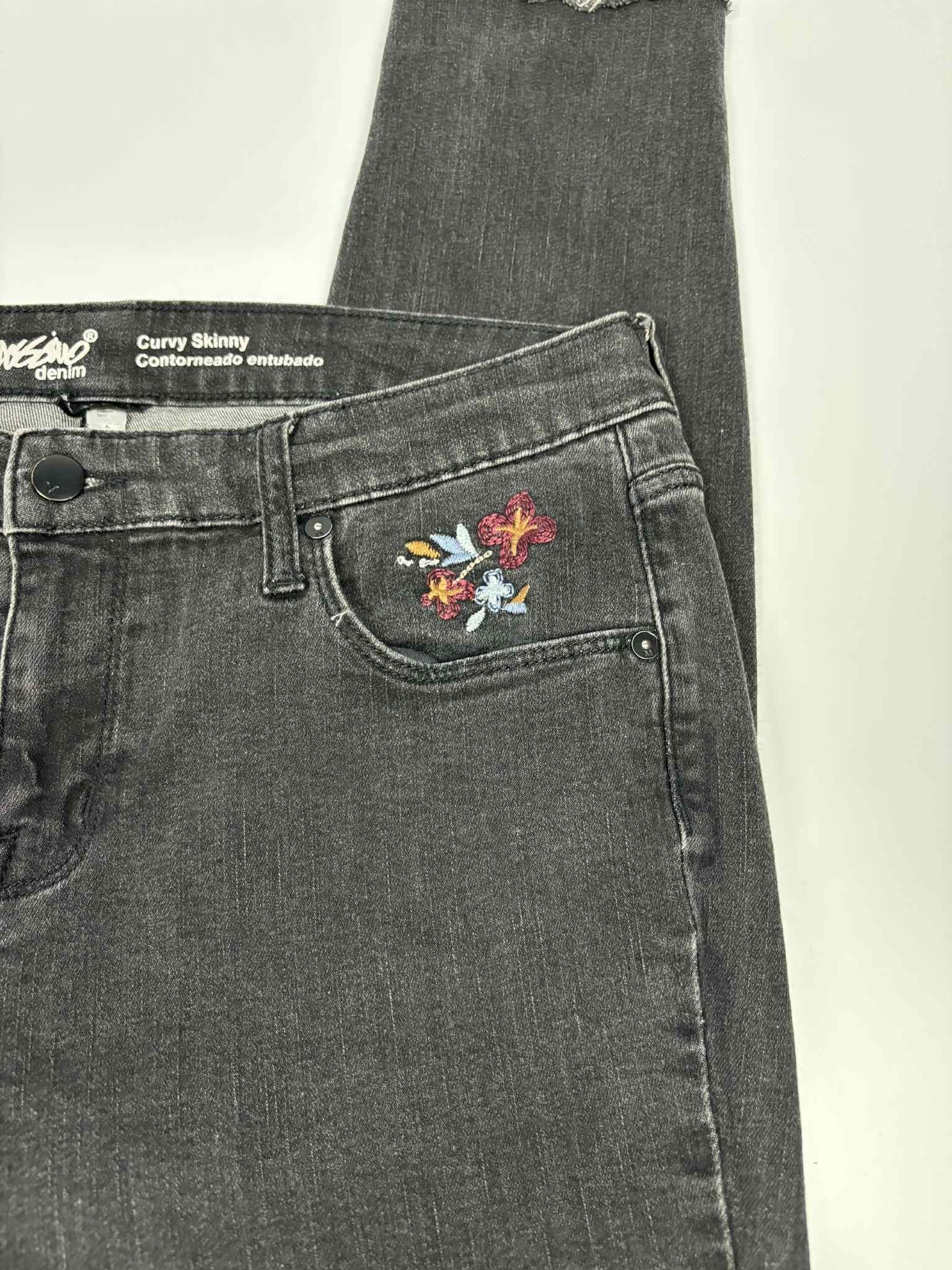 Mossino Black Embroidered Skinny Jeans – Size 6 (No Tag)