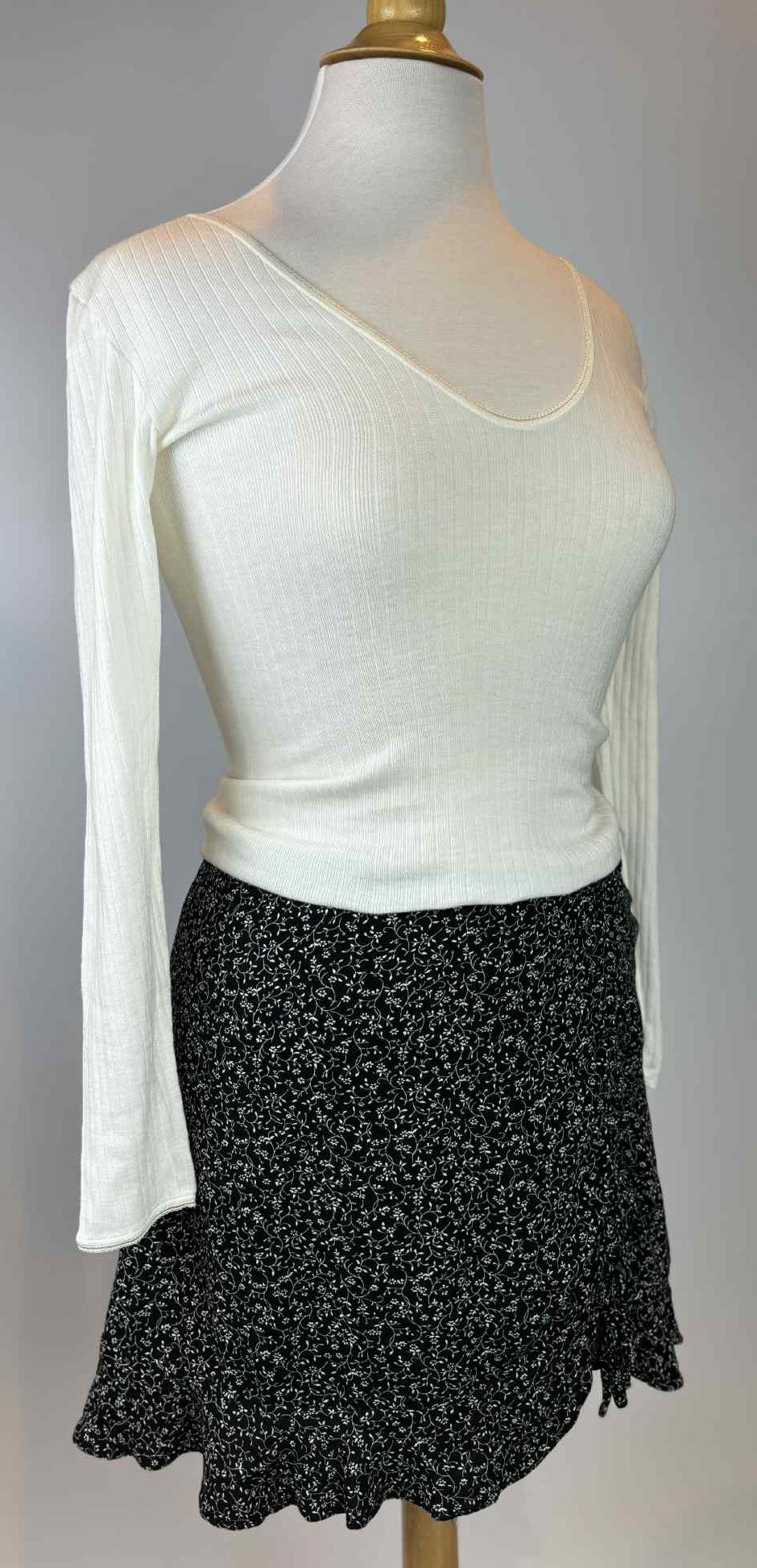 Shelley Soft Stretch Knit Top — Size Large