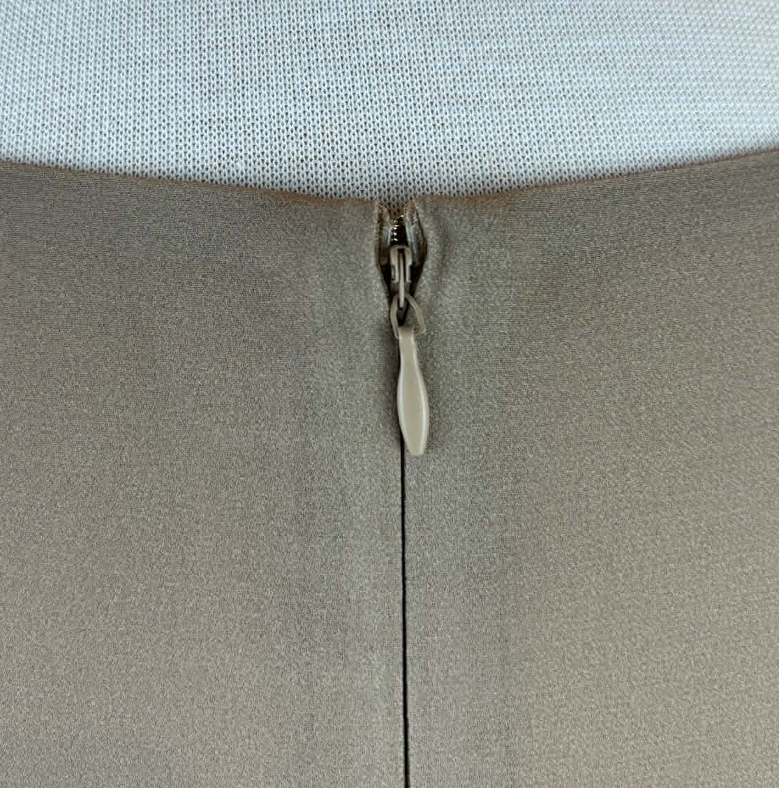 Classic Polka Dot Midi Dress - Small 🤍🖤