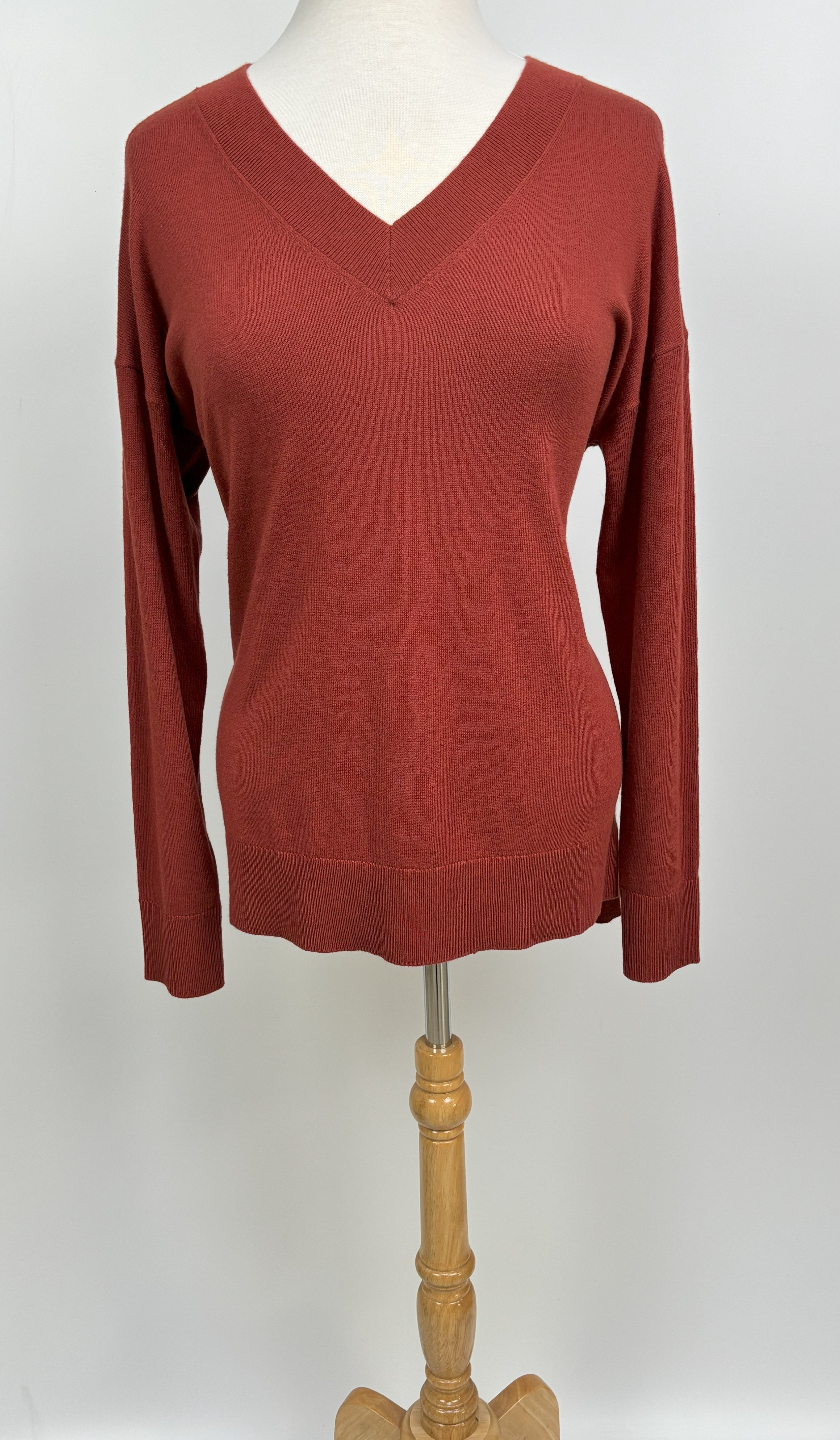 Matty M Women’s Burnt Orange V-Neck Sweater – Size Medium