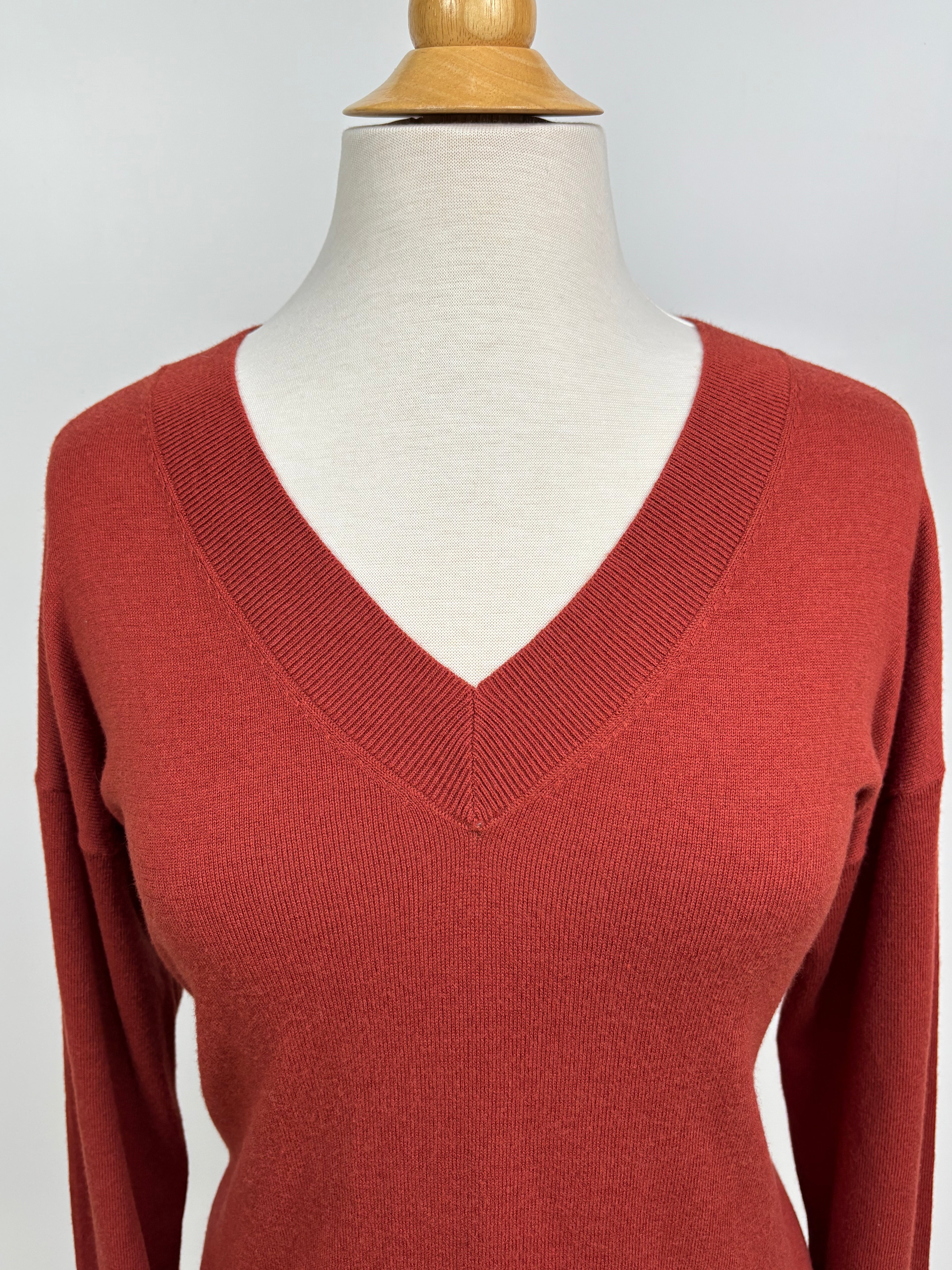 Matty M Women’s Burnt Orange V-Neck Sweater – Size Medium