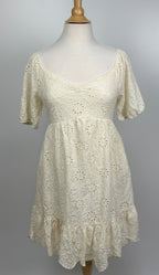 Ryan Michelle Cream Eyelet Lace Short Dress – Size Large