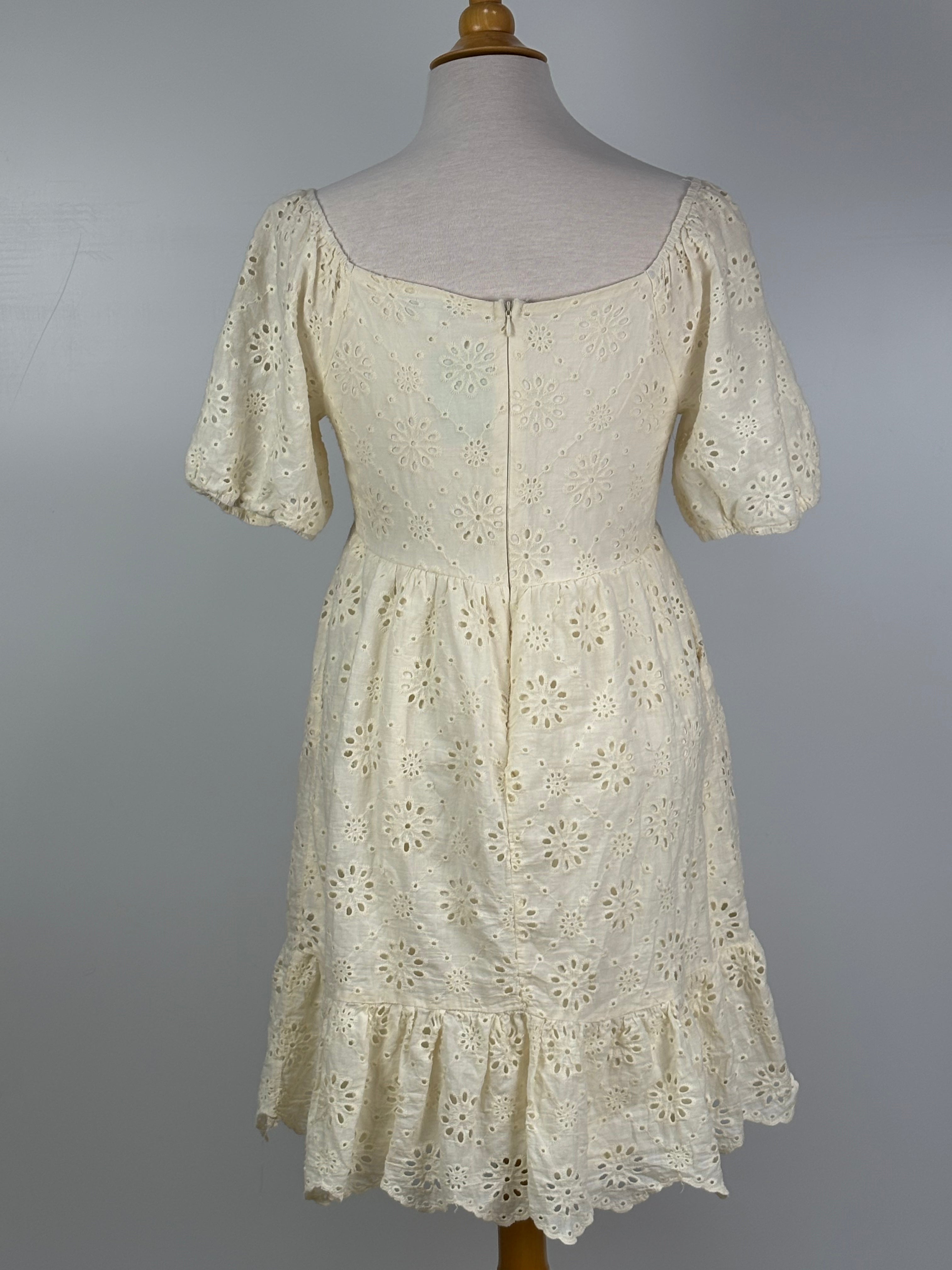 Ryan Michelle Cream Eyelet Lace Short Dress – Size Large