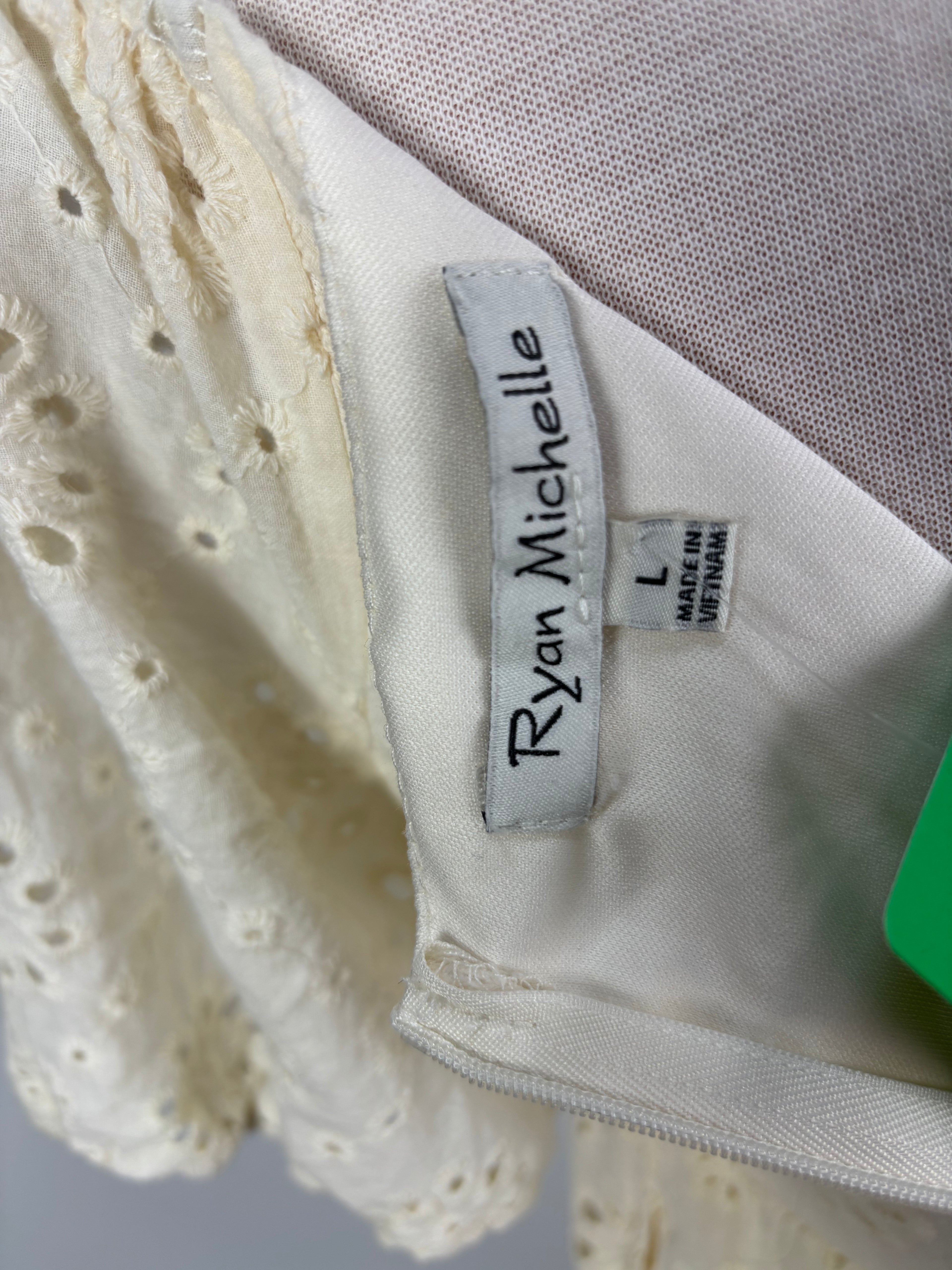 Ryan Michelle Cream Eyelet Lace Short Dress – Size Large