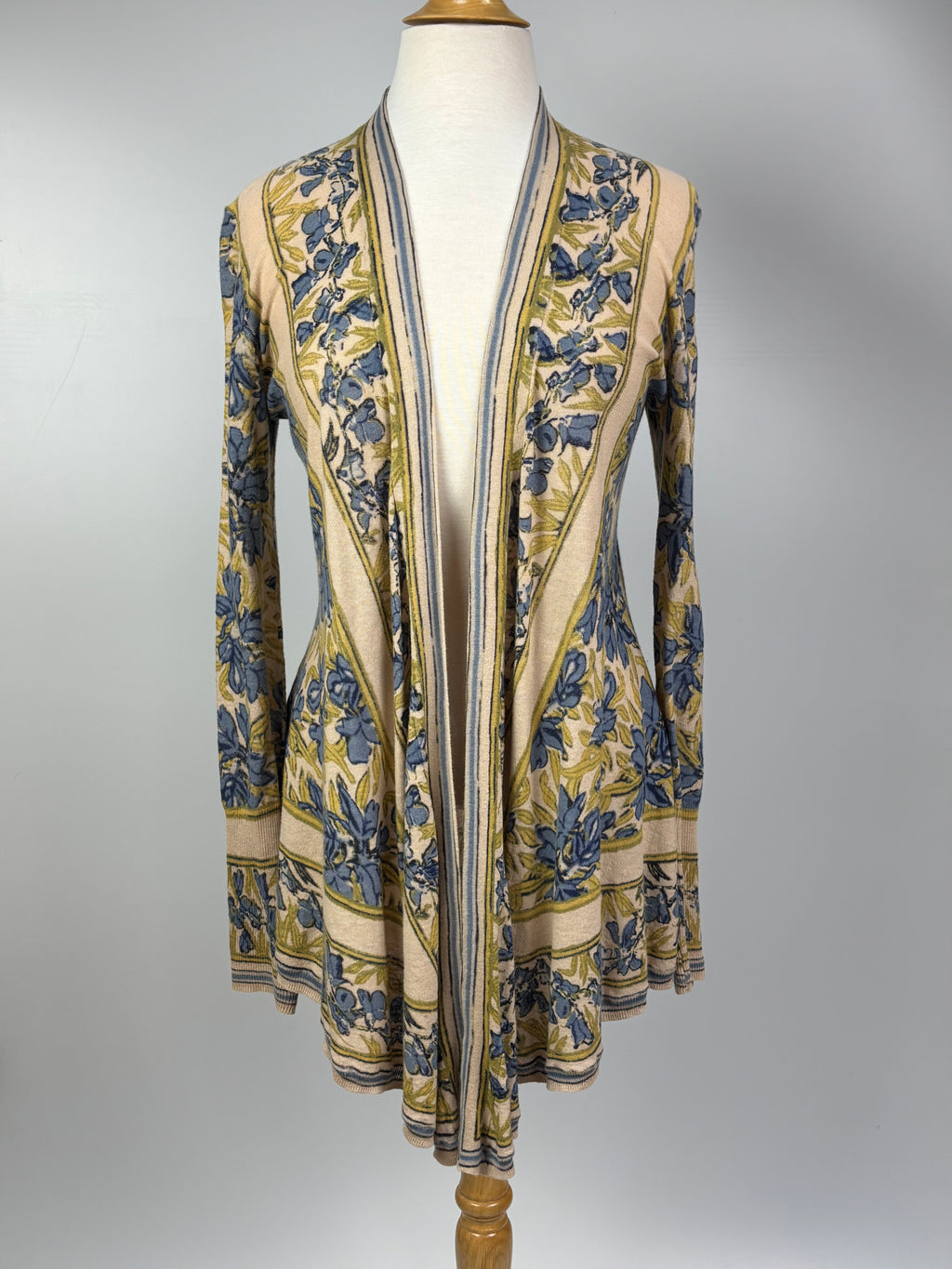 Anthropologie Guinevere Floral Cardigan – Size Medium