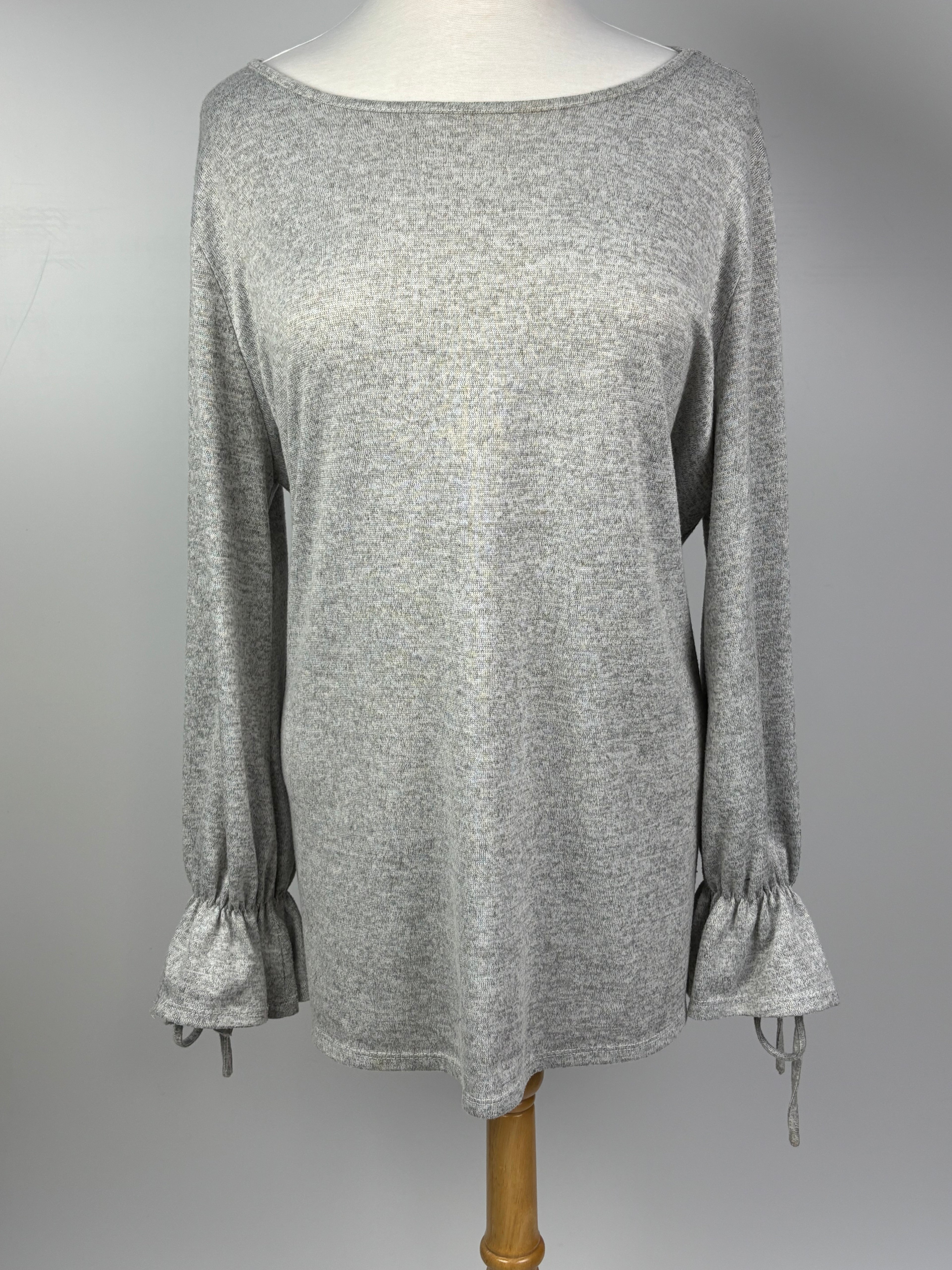 Coverstitched Gray Open-Sleeve Sweater – Size XL