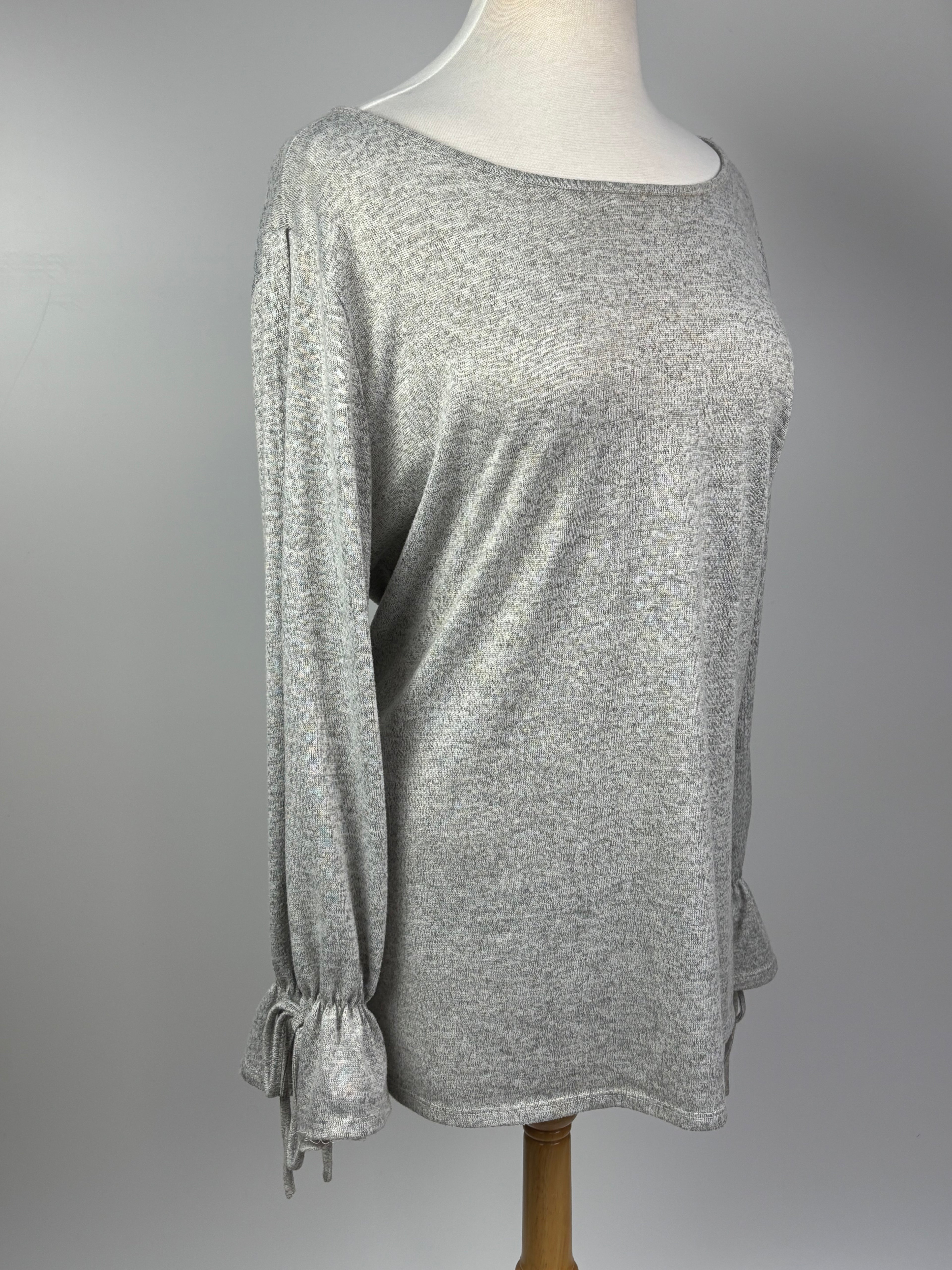 Coverstitched Gray Open-Sleeve Sweater – Size XL