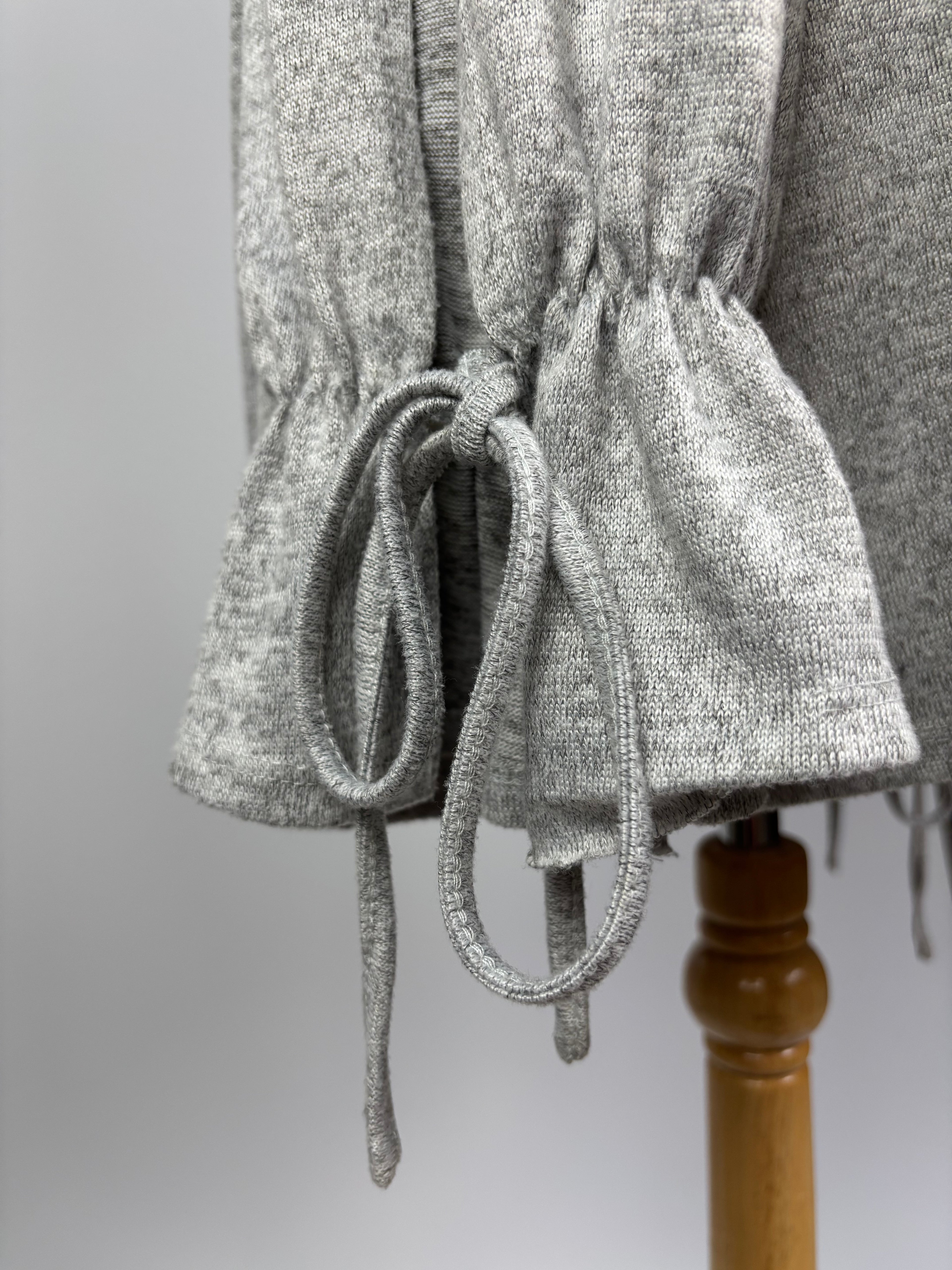 Coverstitched Gray Open-Sleeve Sweater – Size XL