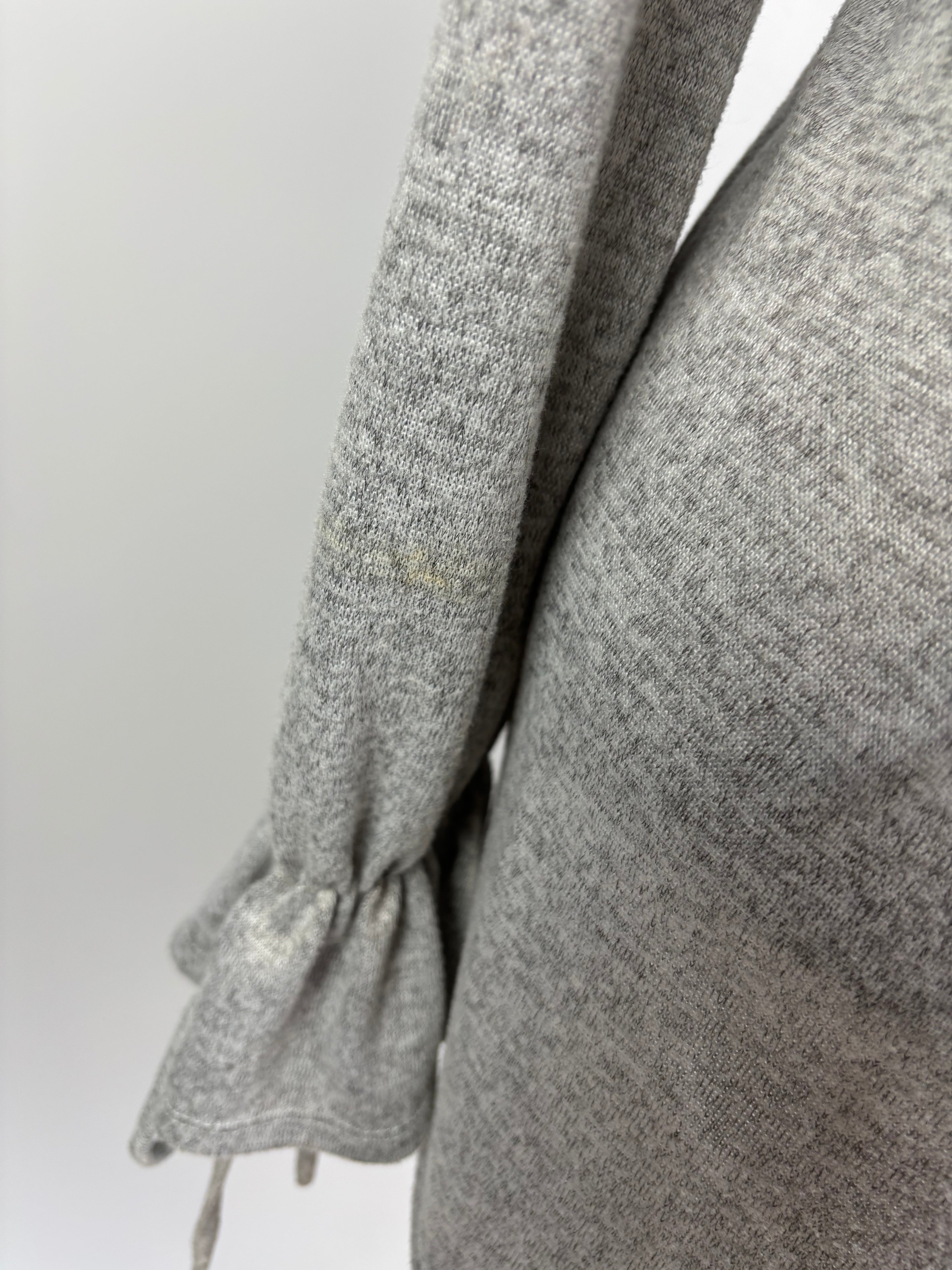 Coverstitched Gray Open-Sleeve Sweater – Size XL