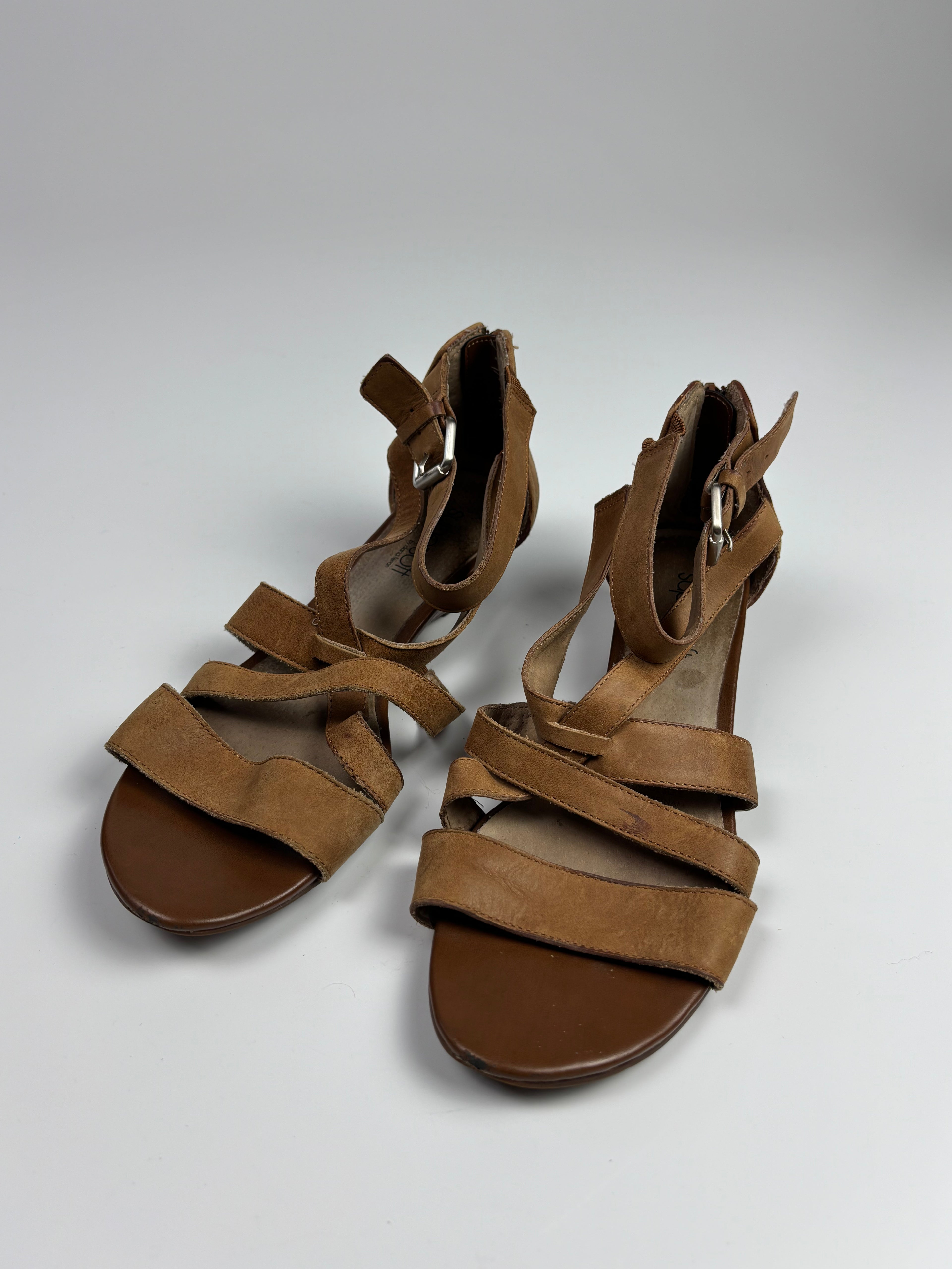 Diana Ferrari Supersoft Tan Strappy Sandals – Women’s Size 8