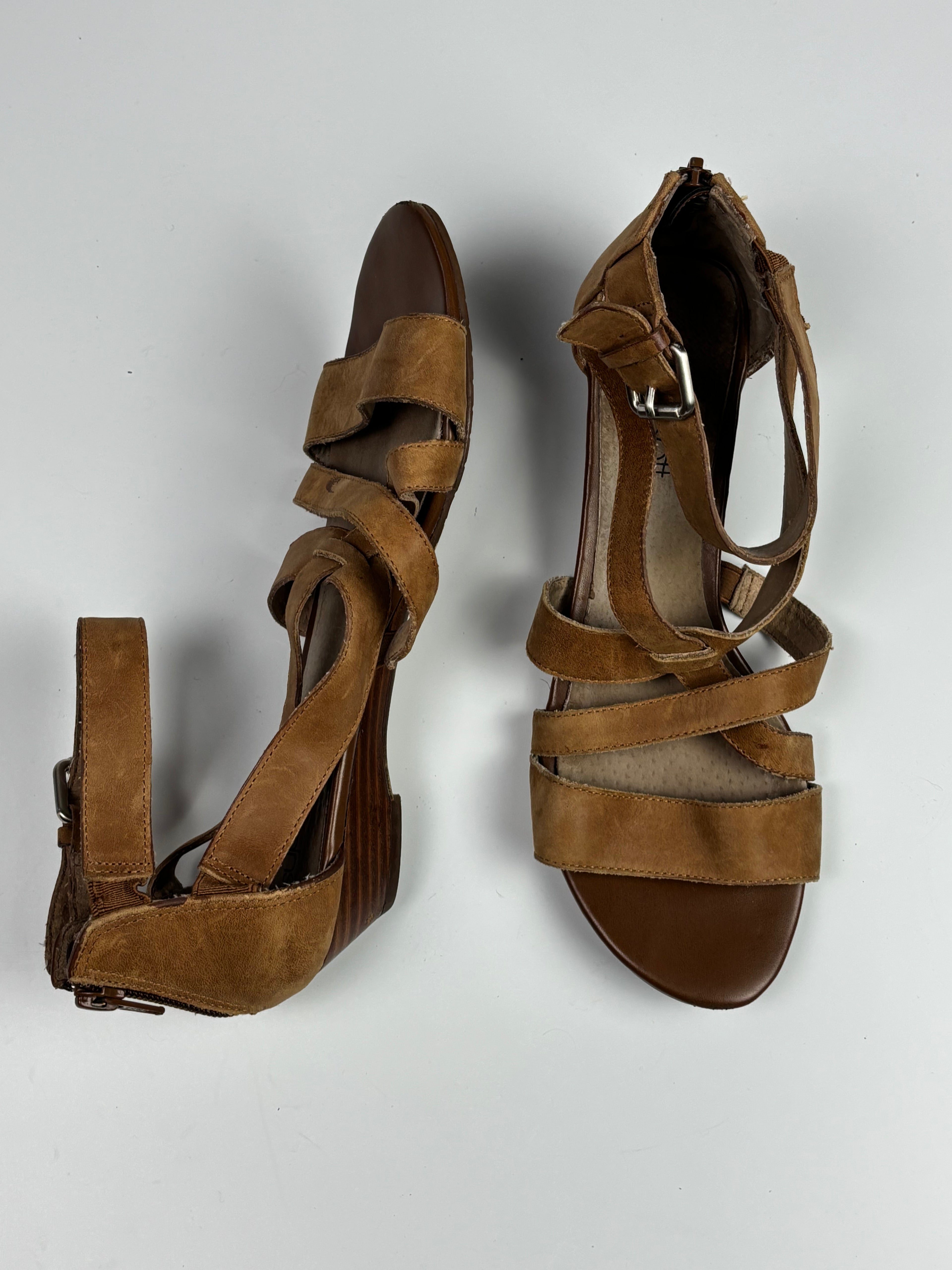 Diana Ferrari Supersoft Tan Strappy Sandals – Women’s Size 8