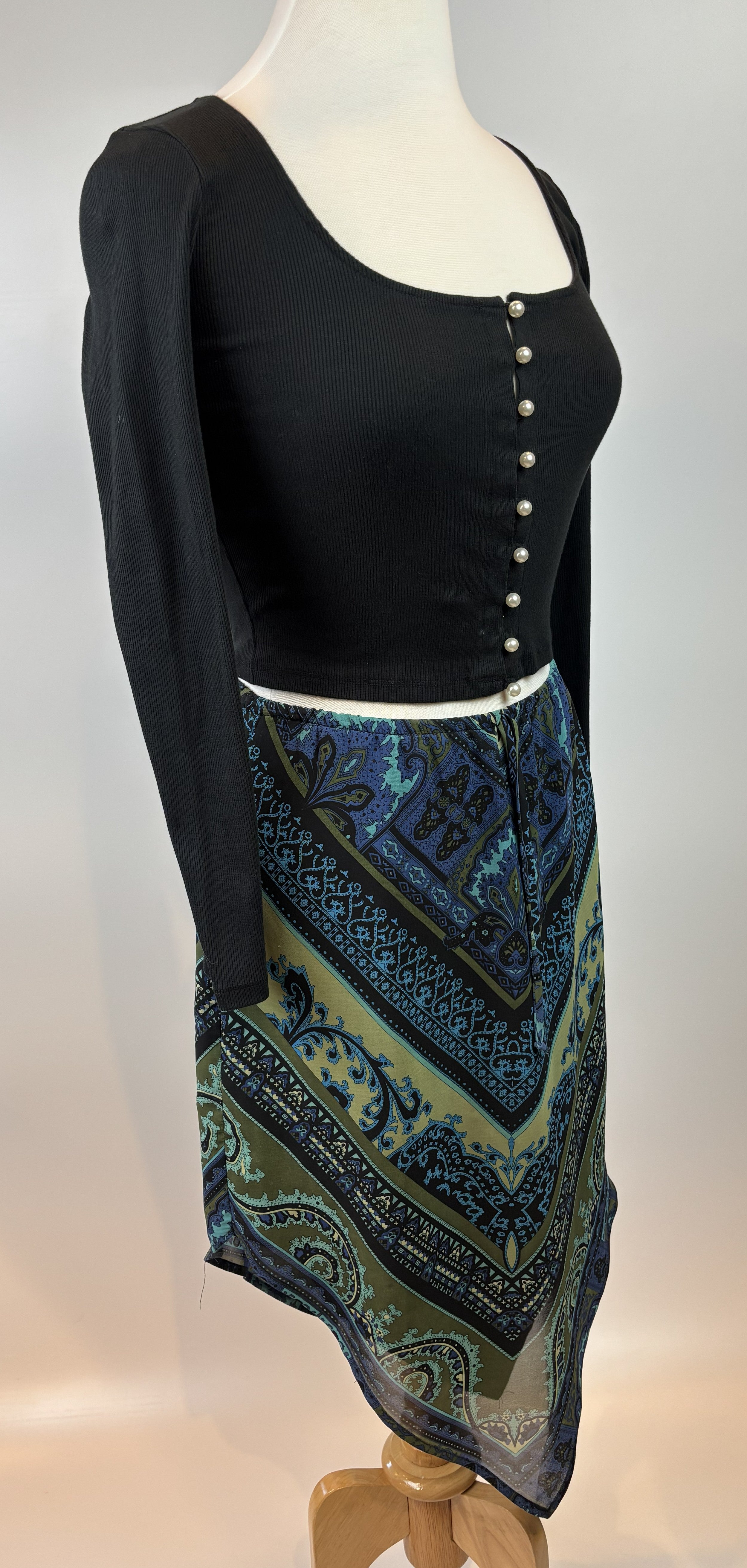 Forever 21 Pearl Button Long Sleeve Top - Medium