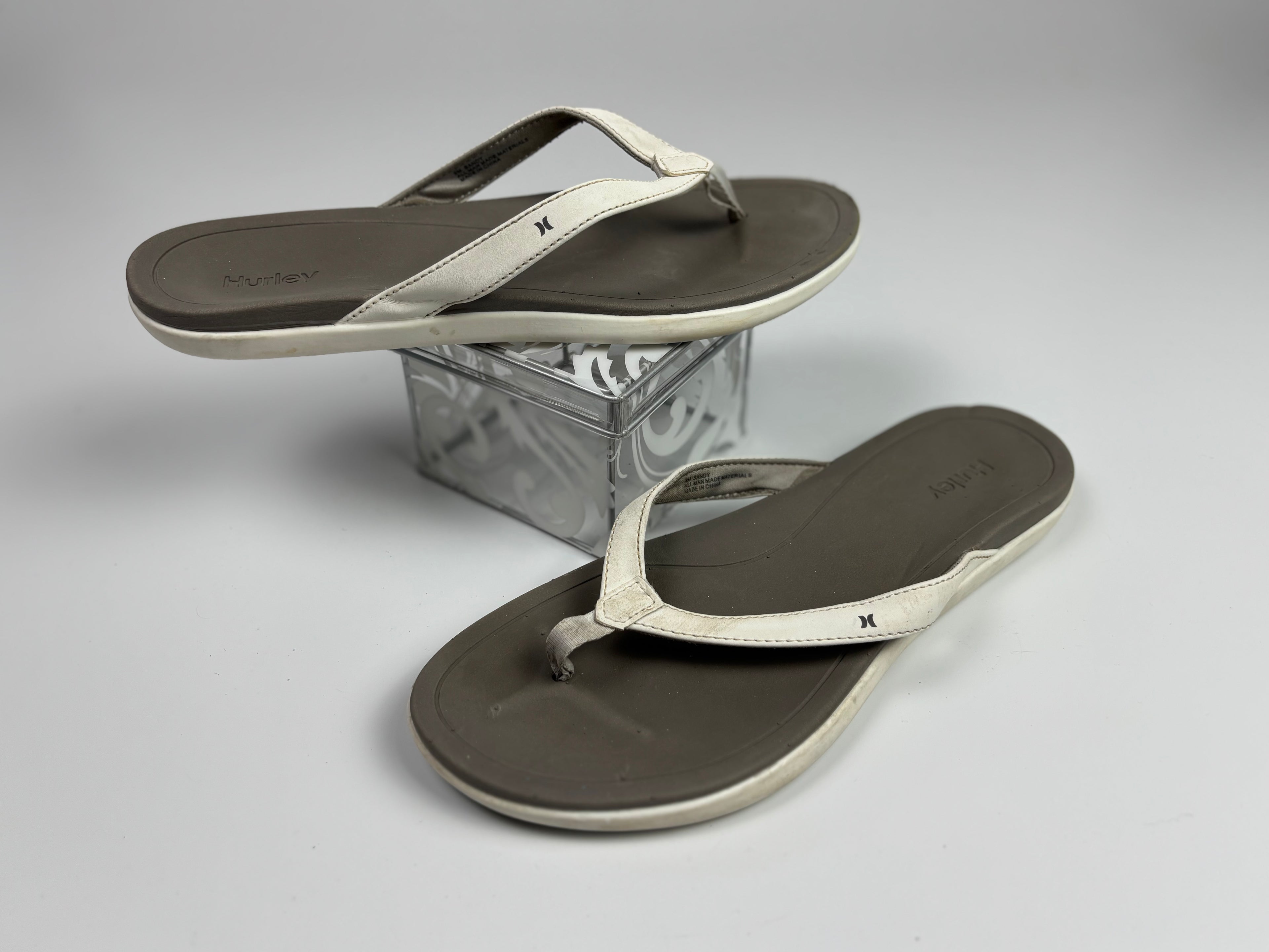Hurley White Flip Flops – Women’s Size 9