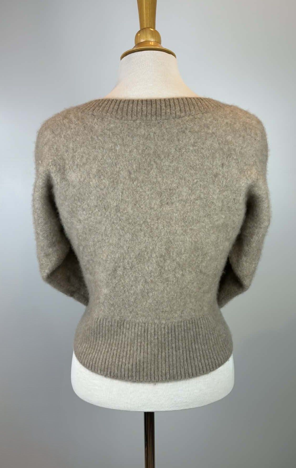 Club Monaco 100% Cashmere V-Neck Sweater – Size Medium