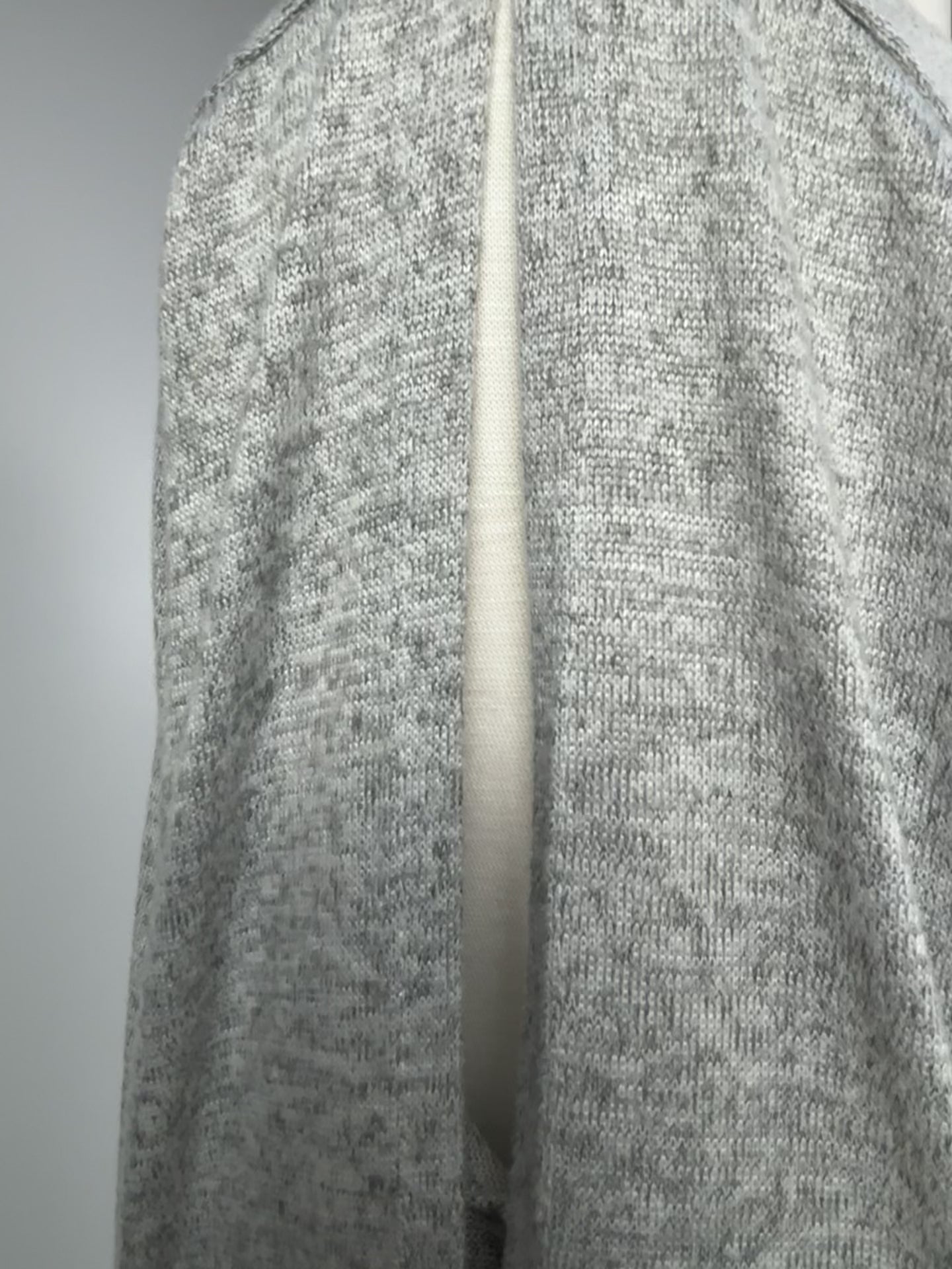 Coverstitched Gray Open-Sleeve Sweater – Size XL